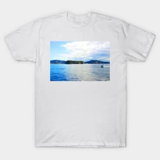 View from the Gulf of Naples at the Tyrrhenian Sea, boat and rocky outcrops T-Shirt